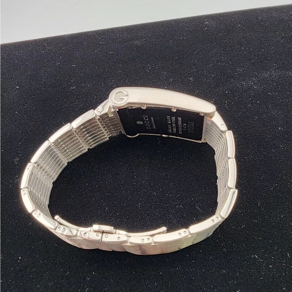 Men's Watch Gucci Timepieces 8600M Stainless Steel Black Dial Swiss Made #66 run - Picture 3 of 5